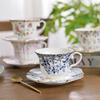 Изысканный набор из сине-белого фарфора: кофейная чашка и блюдце — в ретро-европейском стиле для роскошного послеобеденного чая