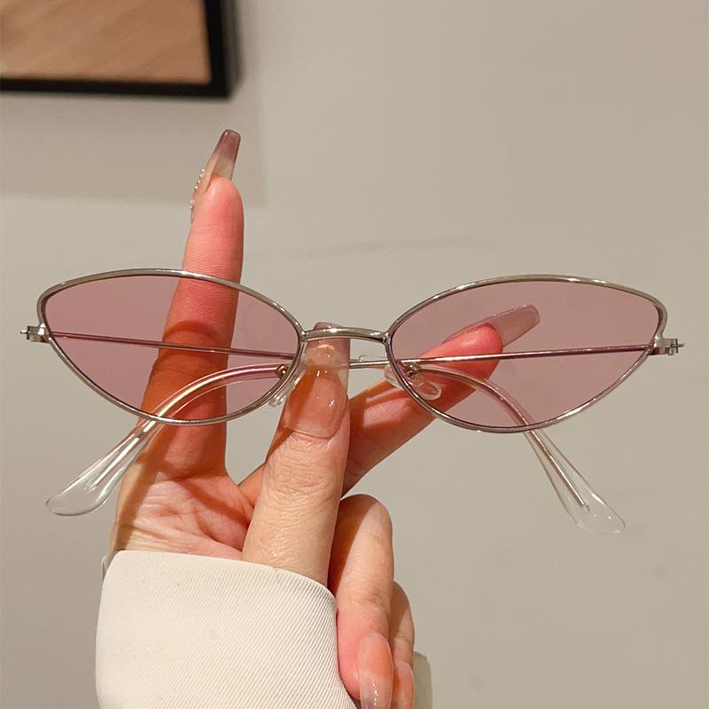 Metal Small Frame Vintage Cat Eye Sunglasses Women For Men Popular Luxury Brand Designer Sun Glasses Punk Hip Hop Eyewear Uv400