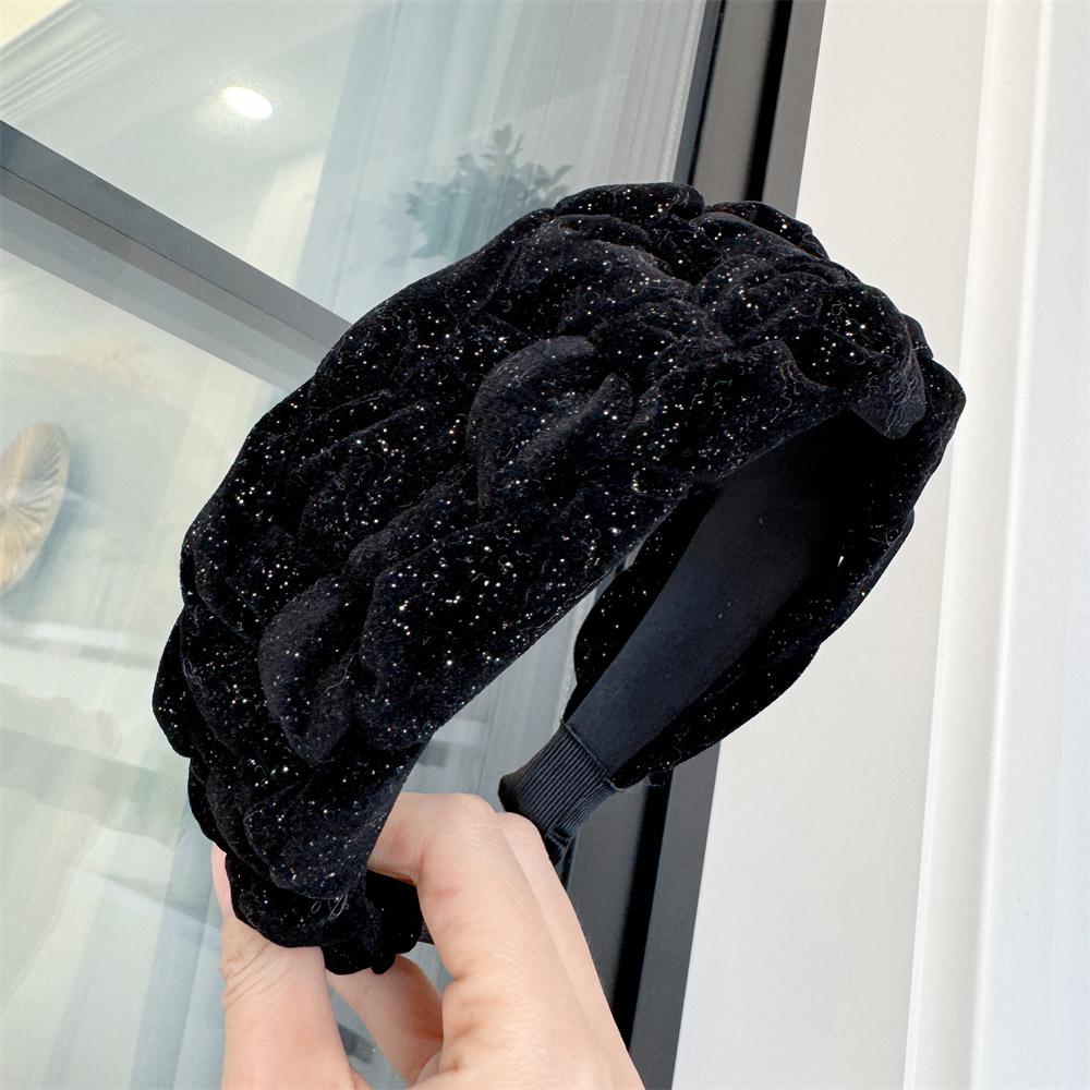 Плетеная повязка на голову из золотого бархата, черная с золотым тиснением — элегантный широкий дизайн для изящного профиля