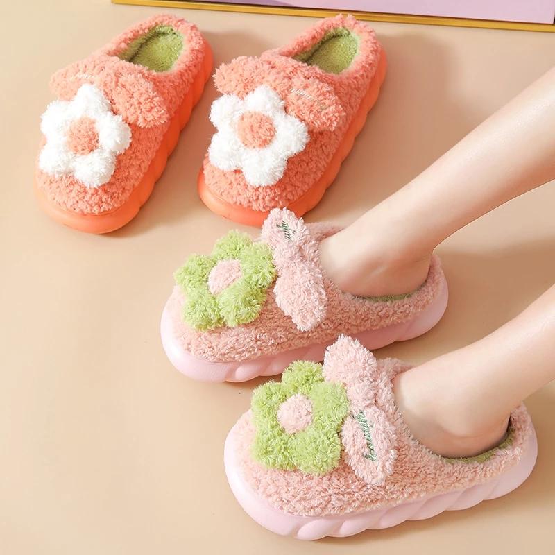 Зимние теплые тапочки женские 4 см высокие каблуки нескользящие плюшевые хлопковые туфли с эффектом памяти милые цветы домашние спальни женские меховые шлепанцы
