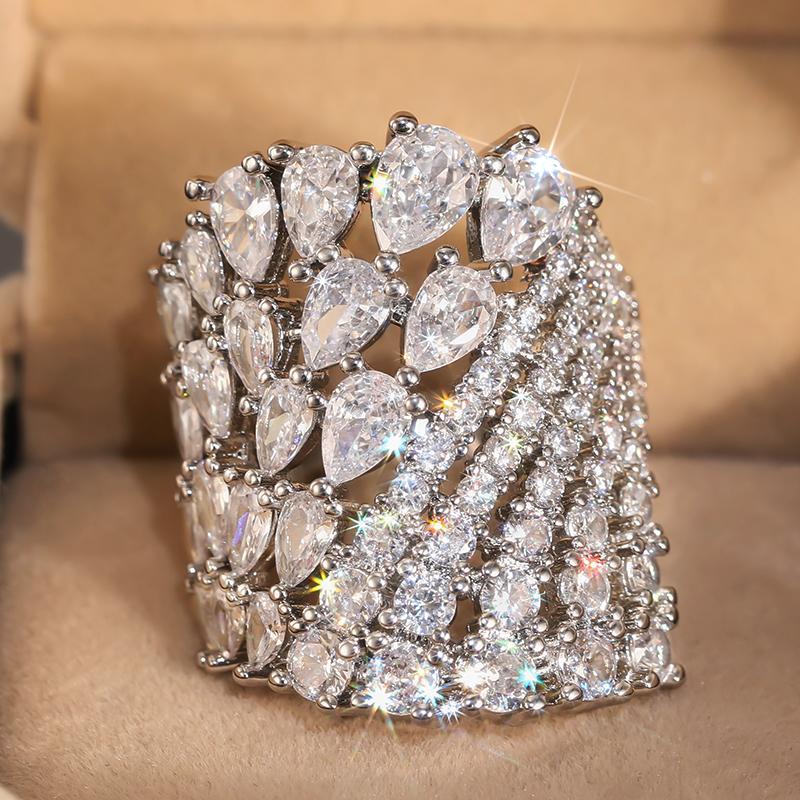 Huitan Luxury Geometric Women Ring Full Sparkling Round/Pear CZ Party Accessories Trendy Lady Noble Wedding Chic Jewelry Gift