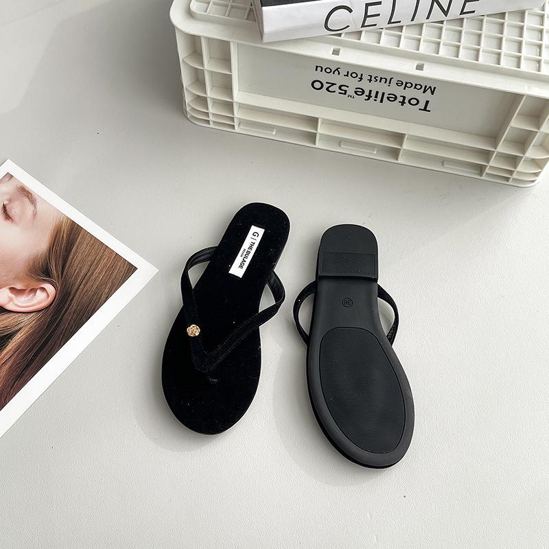 Soft Bottom Outer Wear Solid Color Sandals Simple Foot Pinching Summer New Flat Bottom Non-slip Holiday Beach Flip-flops Female Tide