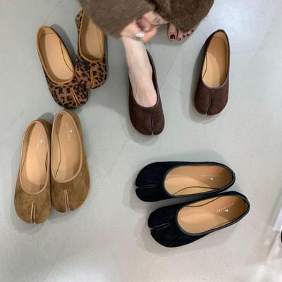 Модные универсальные туфли Мэри Джейн на одной педали на плоской подошве с мелким вырезом, одинарные туфли на мягкой подошве Дуду, ретро замшевые туфли с раздвоенным носком