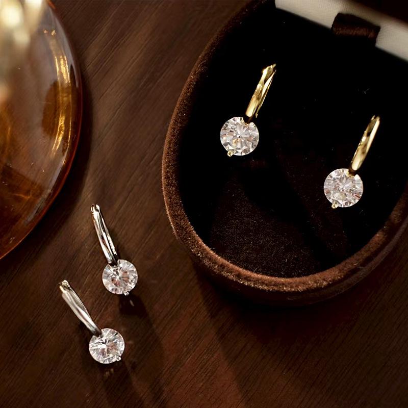 Zhuozhifan Серебро S925 Легкие Роскошные Серьги-пусеты с Бриллиантами 7.0 - Универсальные для Ежедневной Носки