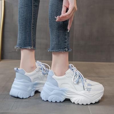 Корейская версия дышащие кроссовки папы женские 2025 лето универсальные толстая подошва увеличивают рост маленькие модные повседневные спортивные туфли маленькие белые туфли w