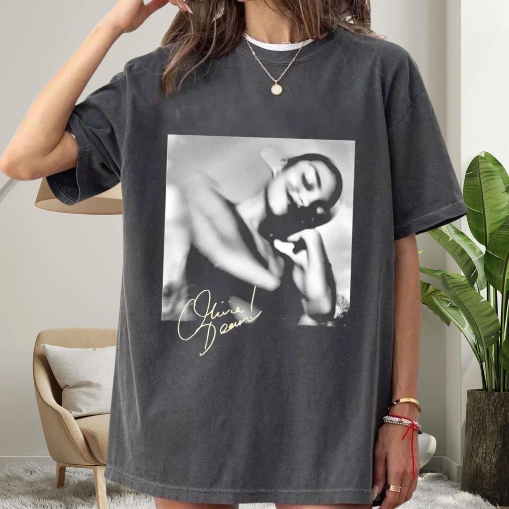 Olivia Dean The Art Of Loving Shirt Vintage Music Tee Summer Unisexs and Womens Loose and Breathable Tshirt Top