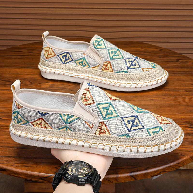 Мужские туфли из ткани Old Beijing 2024 года, новые летние дышащие повседневные туфли с одной педалью, модные универсальные парусиновые туфли