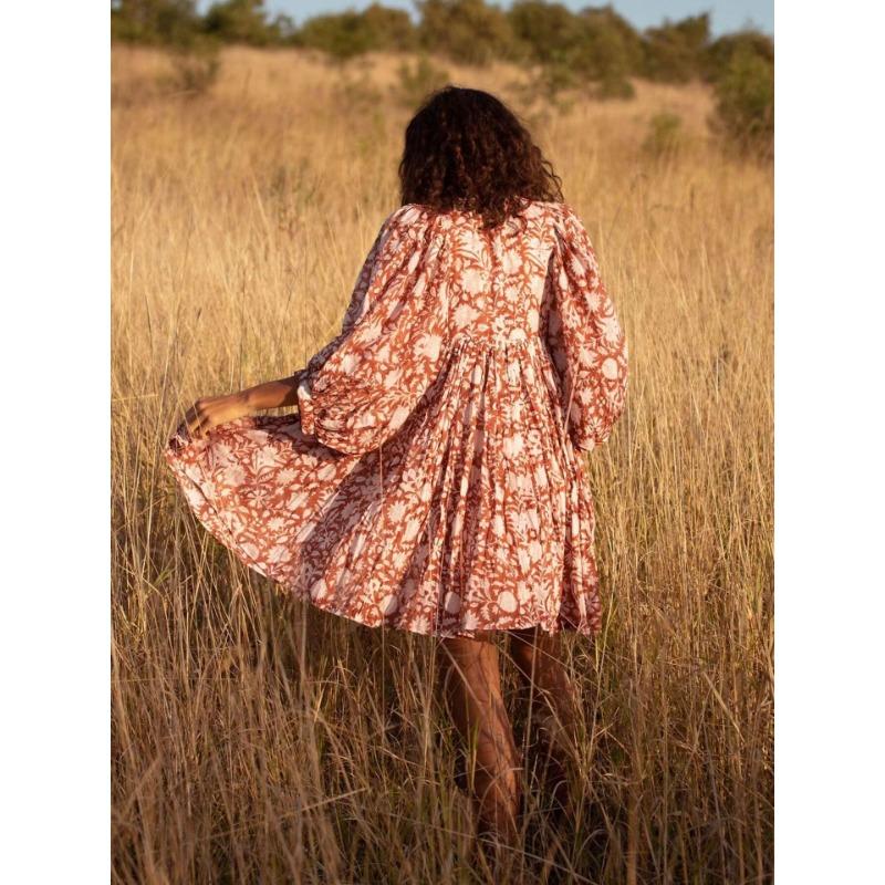 Летнее женское платье Модные большие ярды со свободными бретелями Персонализированные литературные ретро платья с принтом в европейском и американском стиле