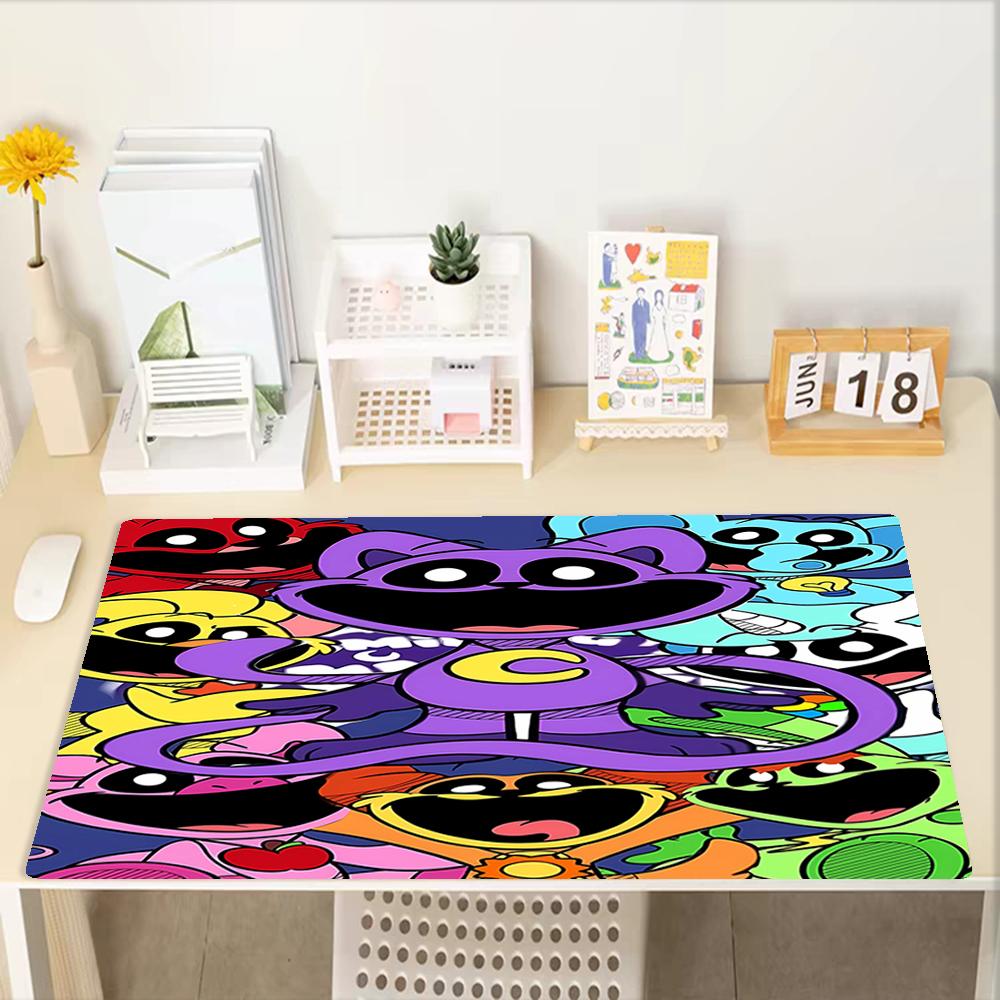 Smiling Critters Theme Mouse Pad, Non Slip Rubber Base, Multifunctional Office & Home Decor, Perfect for Workspace Personalization.
