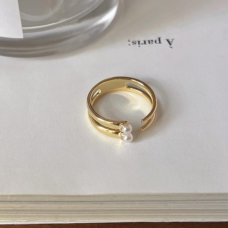 Elegant French Adjustable Style Ring For Women With Unique Geometric Design In Material Copper