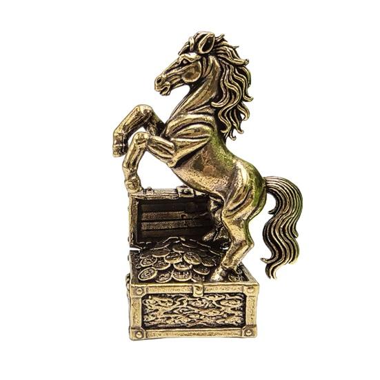 Фэн-шуй Латунная статуэтка лошади Лошадь, наступающая на монеты Украшение для стола на китайский Новый год Скульптура зодиакальной счастливой лошади с сокровищем