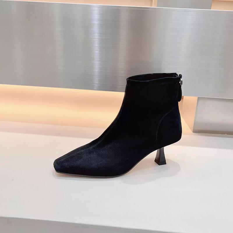 Женская обувь 2024 года, осень и зима, новые матовые короткие туфли-трубы с застежкой-молнией сзади, квадратный каблук и босоножки, модные короткие сапоги на высоком каблуке, бархат