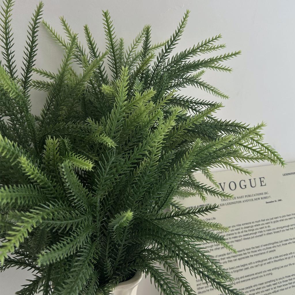 Норфолк Мягкие резиновые сосновые иглы Одиночные, Имитация зеленых растений Рождественское украшение Украшение для дома