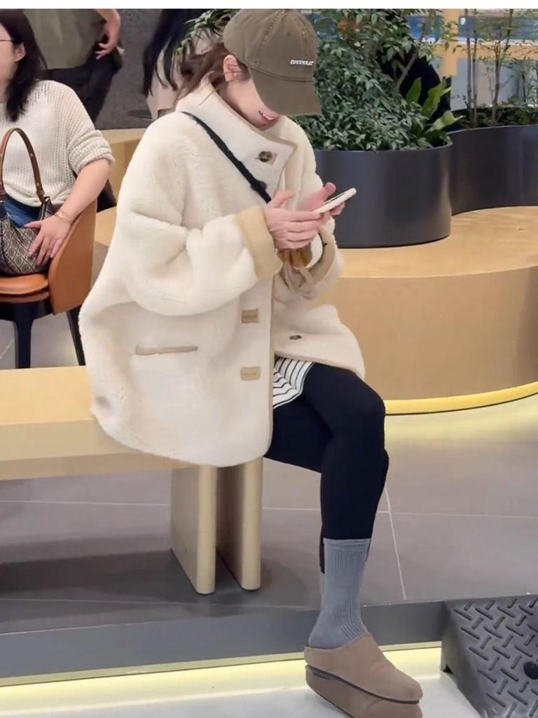 Женское пальто из овечьей шерсти с воротником-стойкой, свободный крой, с мехом, для миниатюрных, 2025, Новый теплый зимний стиль