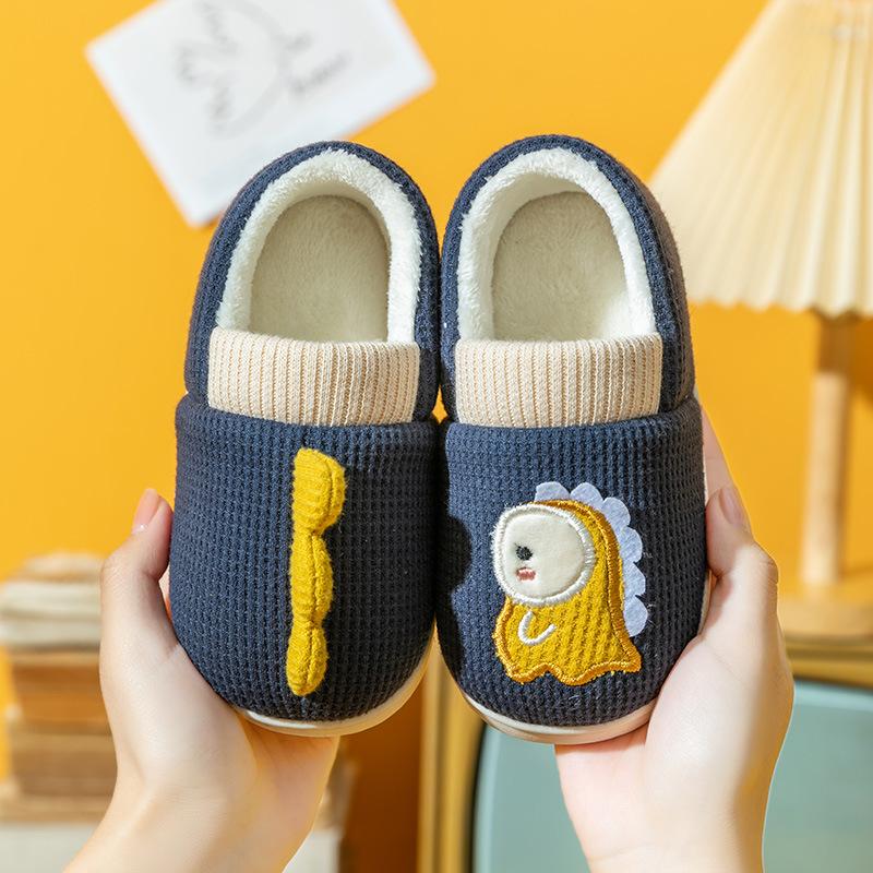 Осенние и зимние милые хлопковые тапочки с изображением динозавра из мультфильма для девочек, домашние нескользящие детские плюшевые теплые тапочки для детей