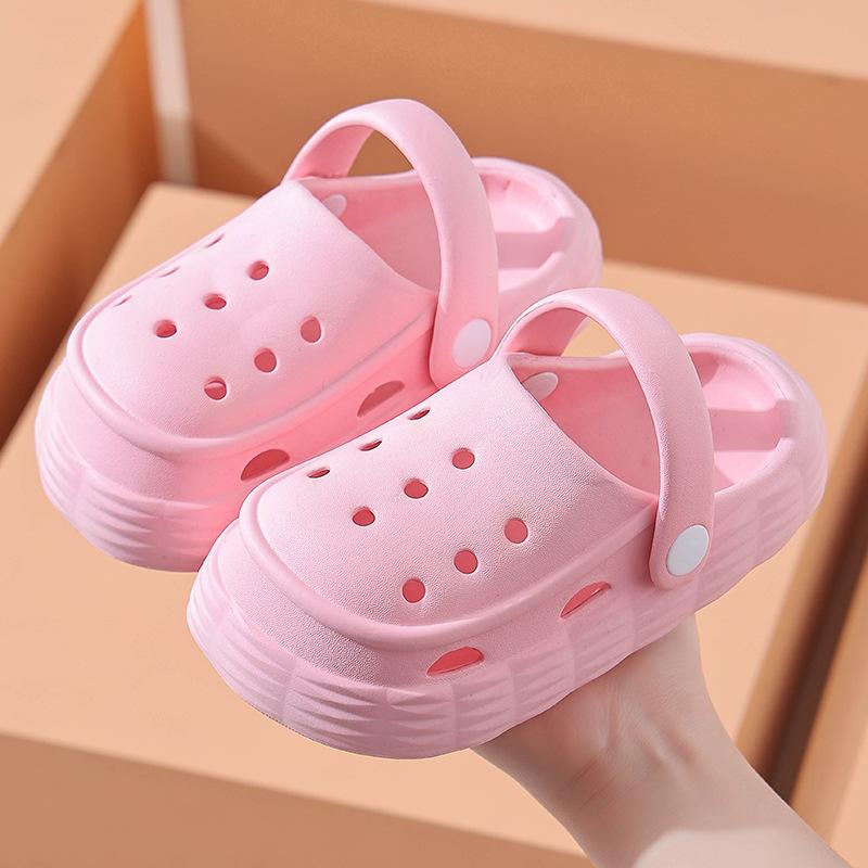 Girls Sandals Lightweight Outer Wear Women's Treasure Slippers Children's Hole Shoes Summer Baby Cool Slippers Girls Beach Shoes Tide