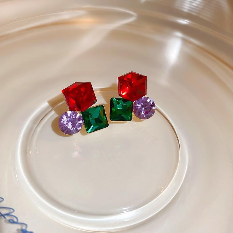 Niche Design Sense Color Three-dimensional Geometric Crystal Earrings Women's 2023 New Versatile Sweet Stud Earrings