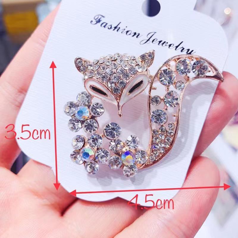 Elegant Fox Brooch: High-End Korean Collar Pin for Coats, Sweaters, and Corsages - A Cute, Creative Accessory