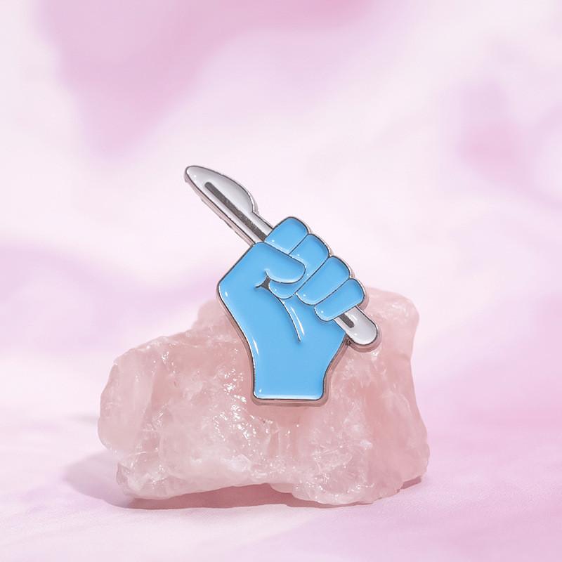 Unique Blue Medical Syringe Pin Badge Creative Cartoon Design For Doctors And Nurses