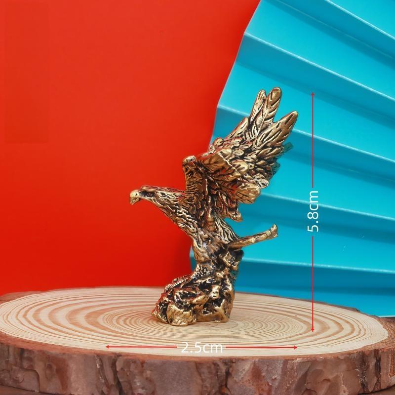Vintage Brass Animal Eagle Figurine Antique Copper Statue Handmade Decorative Ornament for Living Room Entryway Decor