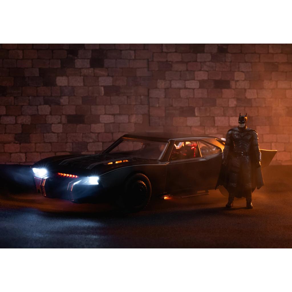 DC Comics The Batman JADA TOYS 2022 Metals Scale Diecast Vehicle Batmobile with Light Up THE BATMAN JADA TOYS 2022 METALS Scale DIE CAST VEHICLE