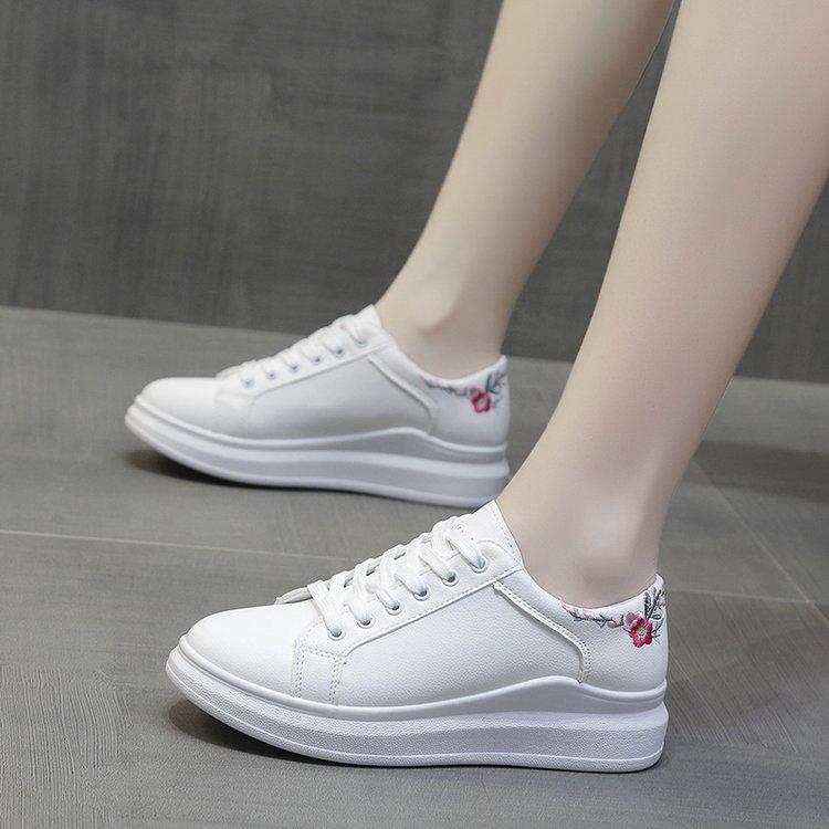 Женские туфли для досок, белые туфли, женские, осень 2024, новые, вышитые, спортивные, белые туфли, на шнуровке, модная, повседневная обувь