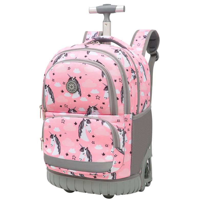 Школьники переносят и тянут ранцы на тележке двойного назначения с колесами, на которых можно подниматься по лестнице.