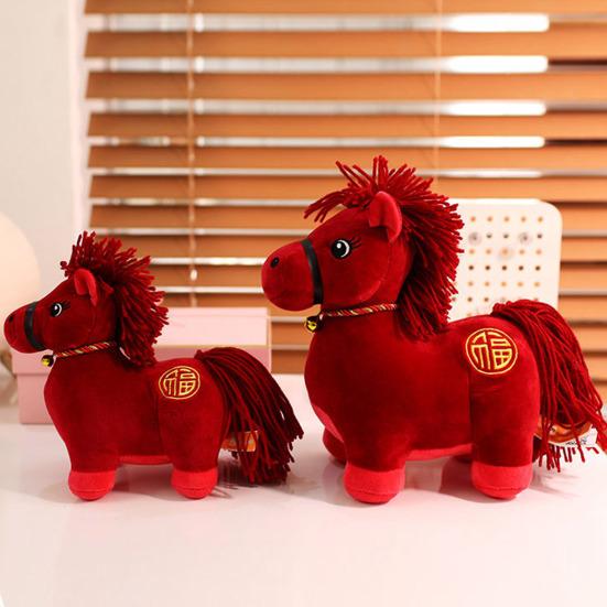Плюшевая кукла Тема животные Изысканное мастерство Очаровательная плюшевая игрушка в форме лошади Украшение для новогодней вечеринки 2026