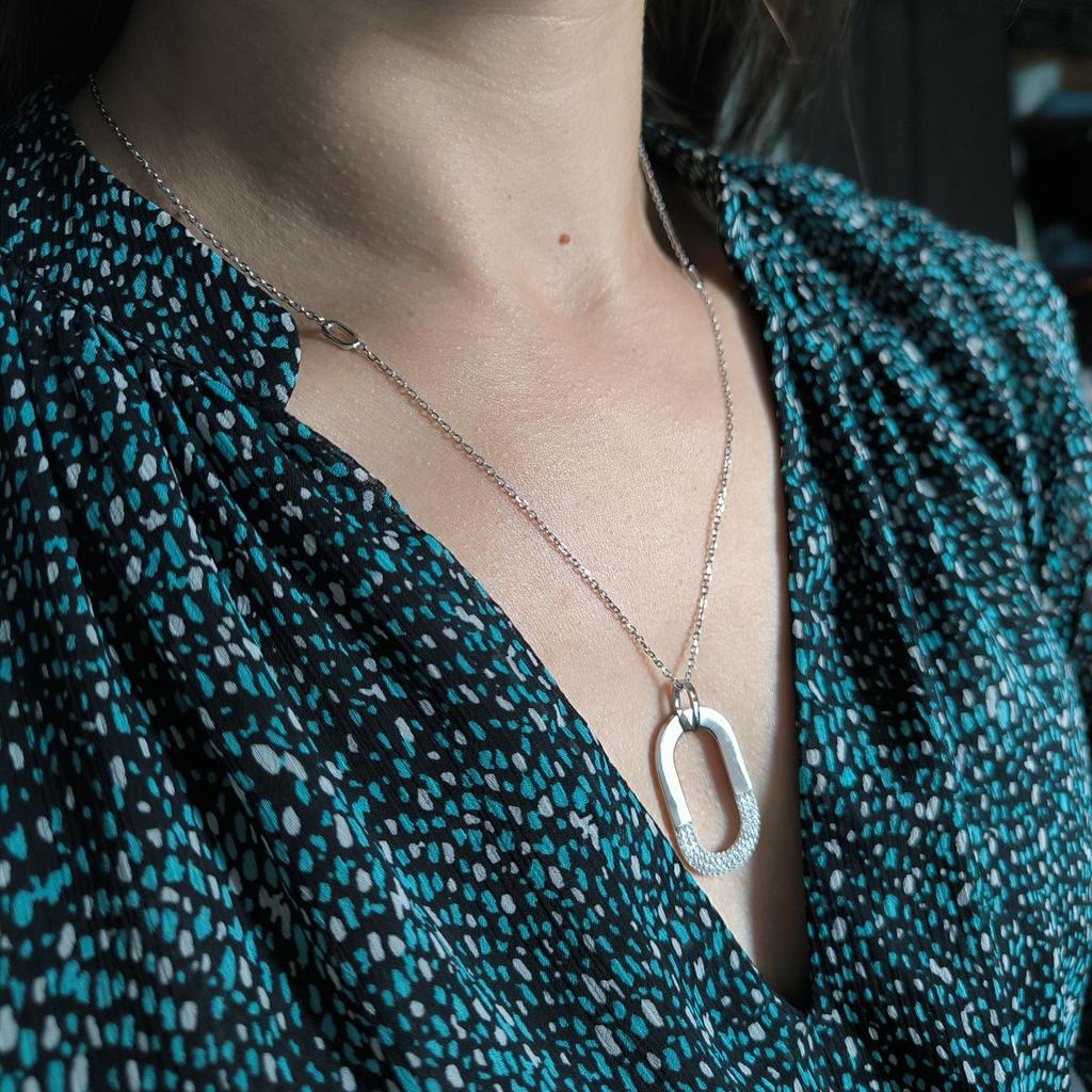 Серебряное колье с фианитами, вес изделия 5,61 гр (2192473)