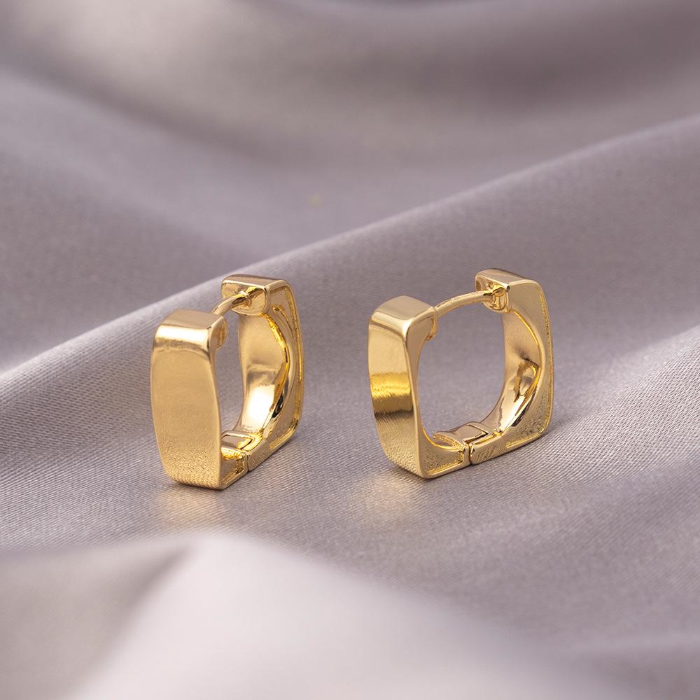 Серьги-иглы из серебра 925 пробы: Легкая роскошь, высококлассные пусеты и универсальный нишевый дизайн в виде колец для работы и стиля