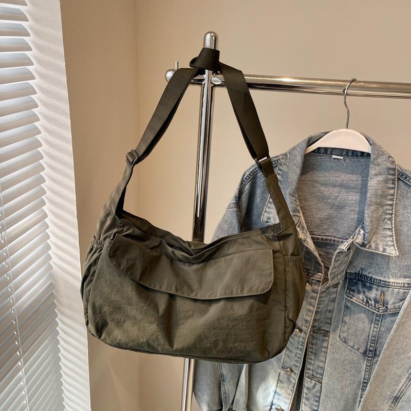 Japanese Simple Commuter Large-Capacity Messenger Bag Female Light Mailman Shoulder Bag College Student Class Bag