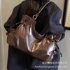 Premium sense niche bag women's autumn and winter 2025 new retro shoulder messenger bag women's portable tote bucket bag