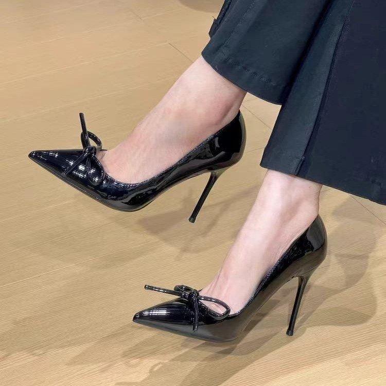 Новые бордовые туфли-лодочки на невысоком каблуке, женские туфли-лодочки из лакированной кожи, темпераментные, с мелким вырезом, на шпильке