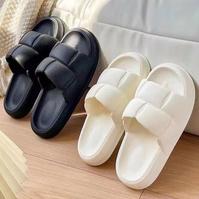 Женские тапочки с мягкой подошвой, лето 2024 г., новые повседневные сандалии с толстой подошвой для ванной комнаты, противоскользящие, износостойкие, для пар