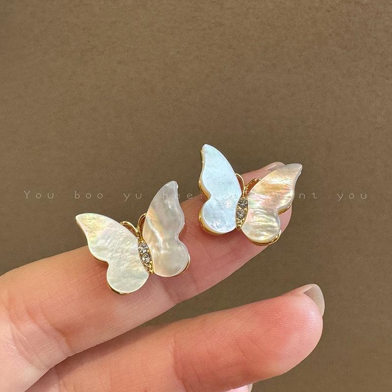 White Fritillary Butterfly Stud Earrings Women's Earrings Suitable for Summer High-end New Popular Niche Earrings