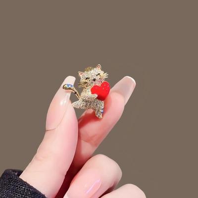 Милые броши в виде кошек с сердечками для женщин, для одежды, пальто, ювелирные аксессуары, подарки