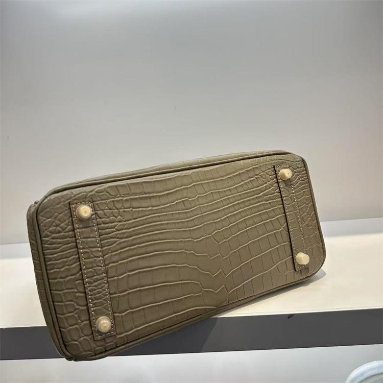 First Layer Cowhide Alligator Pattern Matte Portable Shoulder Messenger Women's Bag Cross-border Premium