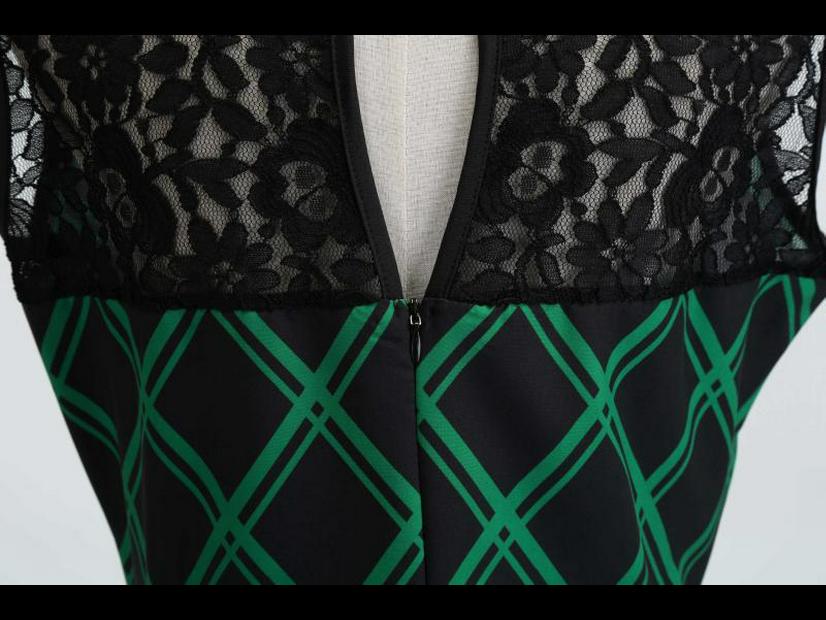 Кружевное платье-халат в стиле ретро без рукавов