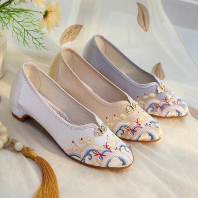 [Haiyi] 2025 весна новые старые пекинские тканевые туфли простые темпераментные туфли ципао одинарные туфли в этническом стиле вышитые туфли