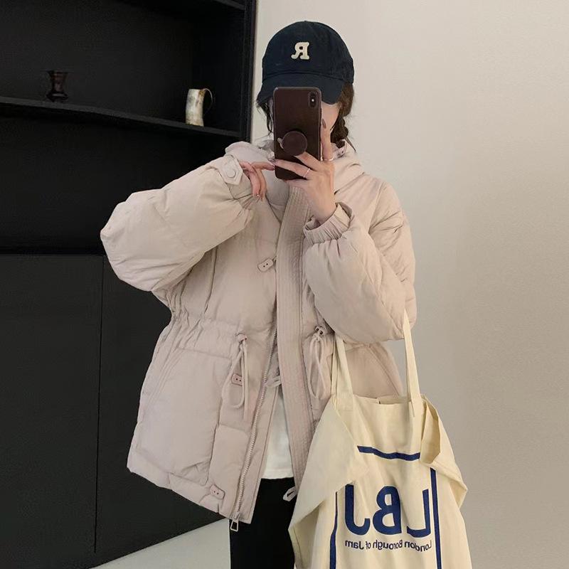 Женская короткая куртка с капюшоном и небольшой талией 2024 года, теплая куртка с пряжкой в виде свиного носа, прилив