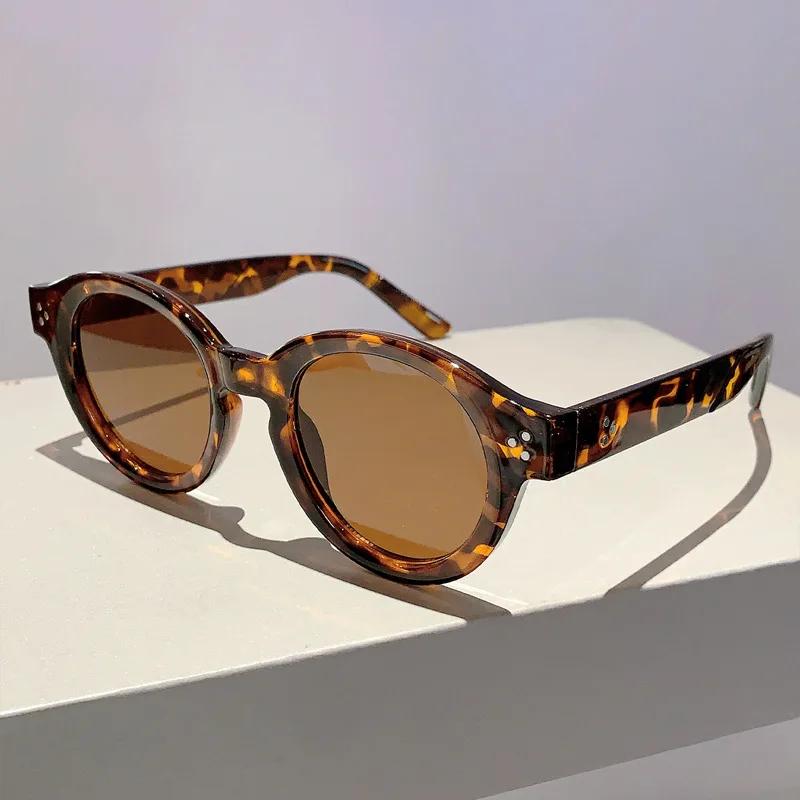 Винтажные круглые солнцезащитные очки двух цветов для женщин и мужчин, новый дизайнерский бренд класса люкс, солнцезащитные очки в стиле панк, популярные классические очки с заклепками