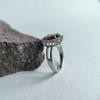 Серебряное кольцо с искусственным гранатом nano, фианитами, вес изделия 3,51 гр (60002305)