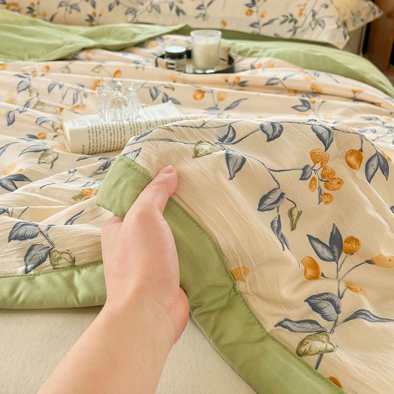 Flower Printed Summer Thin Comforter Comfortable And Breathable Queen/King Size Air-Conditioned Comforter Anti-Mite Summer Quilt