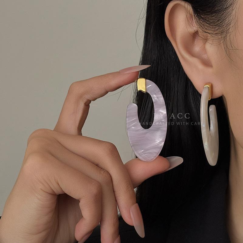 Light Luxury Gentle Classic Water Pattern Resin Stud Earrings Fresh Atmosphere Earrings Fashion Daily Commuter Premium Earrings