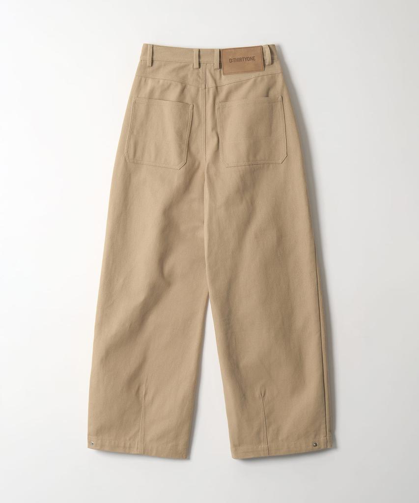 DTHIRTYONE Side-Snap Balloon Curved Pants (Beige)