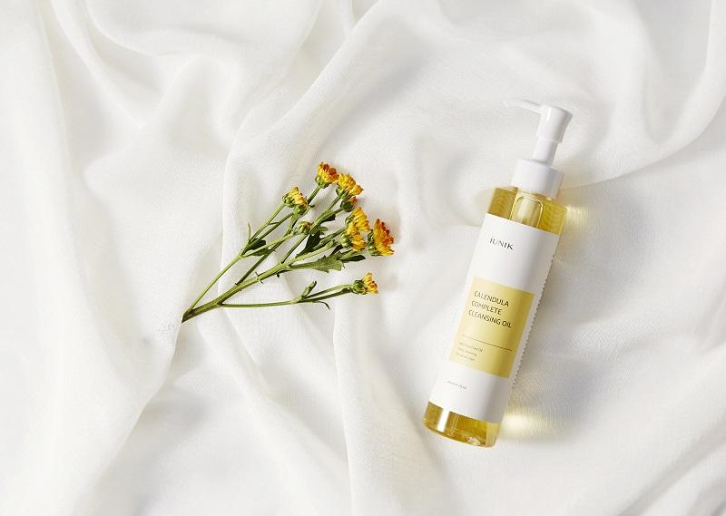 IUNIK Calendula Complete Cleansing Oil, 200 мл - Масло для демакияжа с маслом календулы