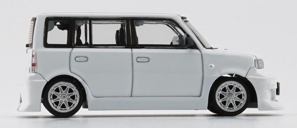 BM CREATIONS Toyota 2000 bB Белый LHD Готовая модель 1/64