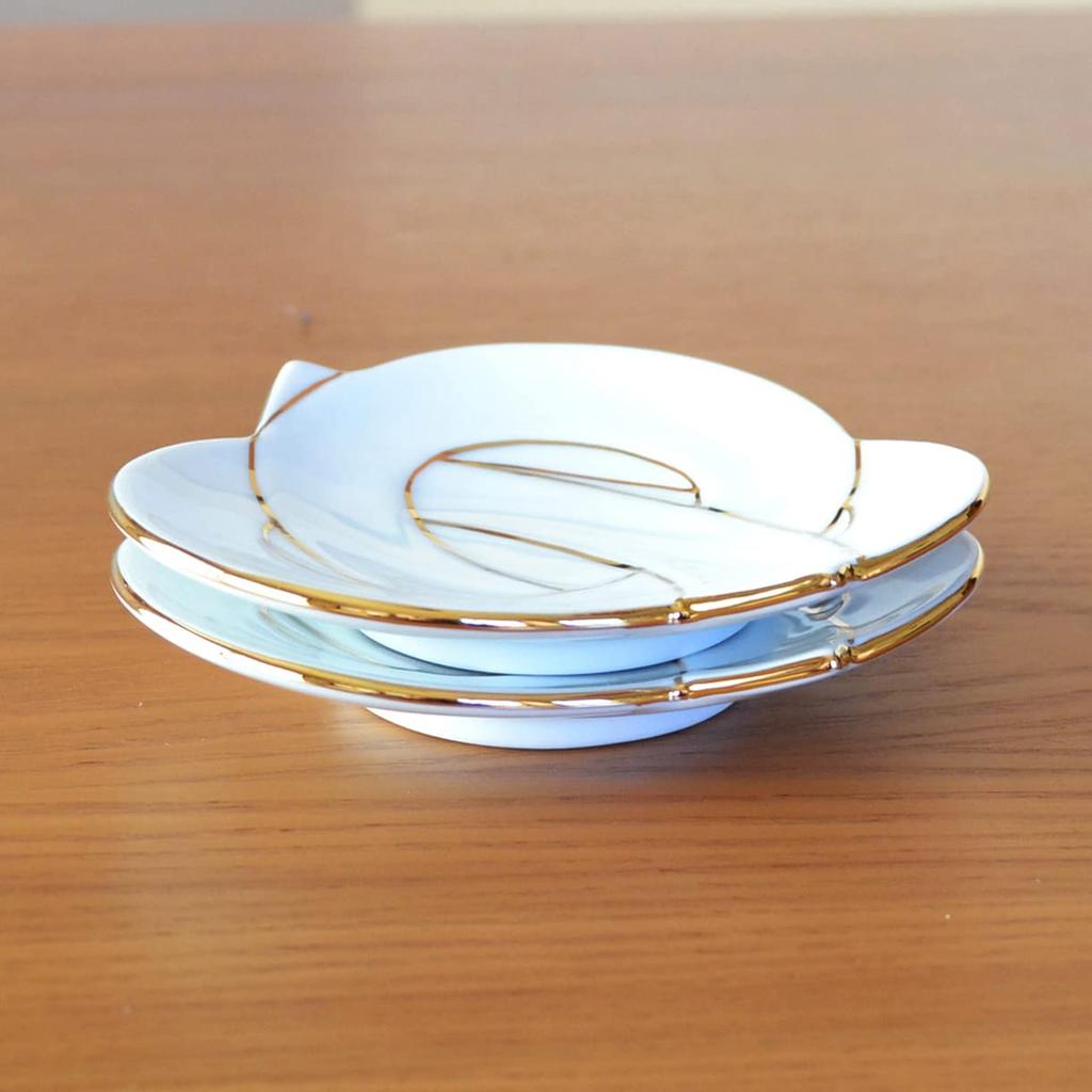 Set of 2 11cm Arita Ware Small Plates, Gold, with Gold Wire, for New Year's Gifts.