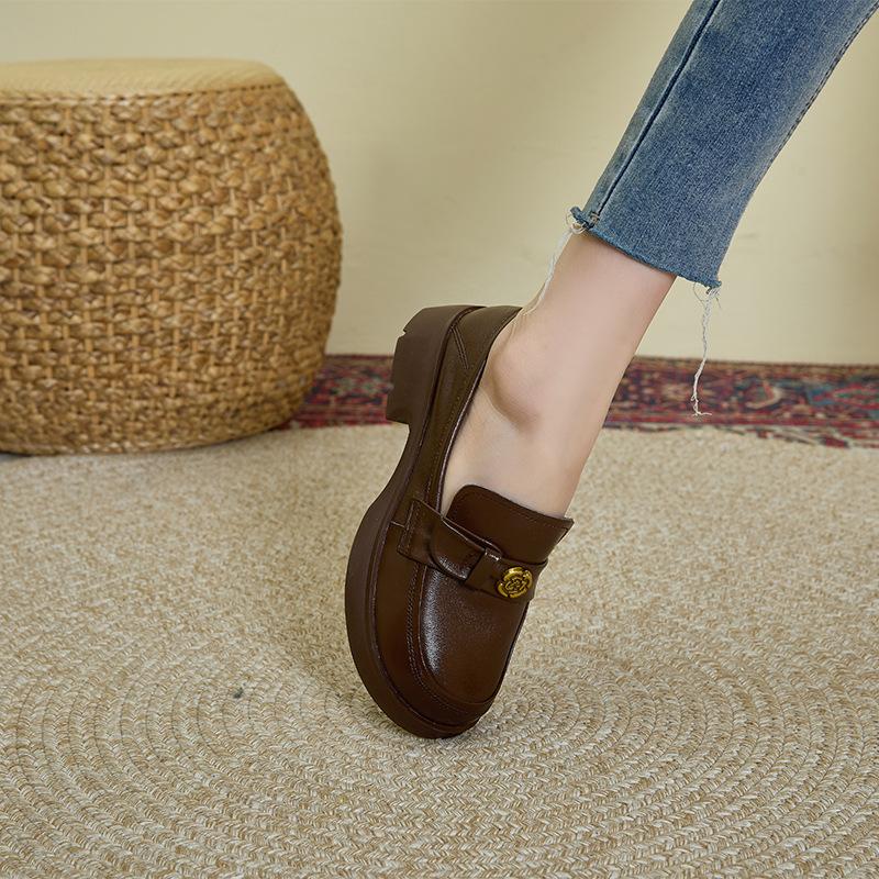 Первый слой коровьей кожи ретро камелия мягкая подошва кожаные лоферы женские корейская версия на одном педале маленькие кожаные туфли натуральная кожа туфли для мамы