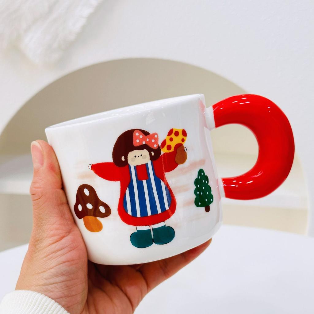 Креативная Персонализированная Пара с Крышкой и Ложкой Керамическая Чашка Высокого Внешнего Вида Большая Вместимость Кружка для Маленького Подарка для Девочек Чашка для Воды для Домашнего Использования